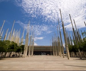  Cisneros  Square Source  flickr com Usuario Guia de Viajes Oficial de Medellín2