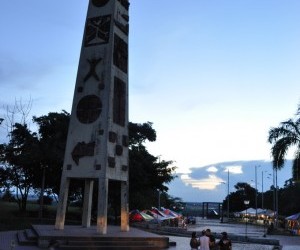 Villavicencio Obelisk. Source: flickr.com By: momentcaptured1